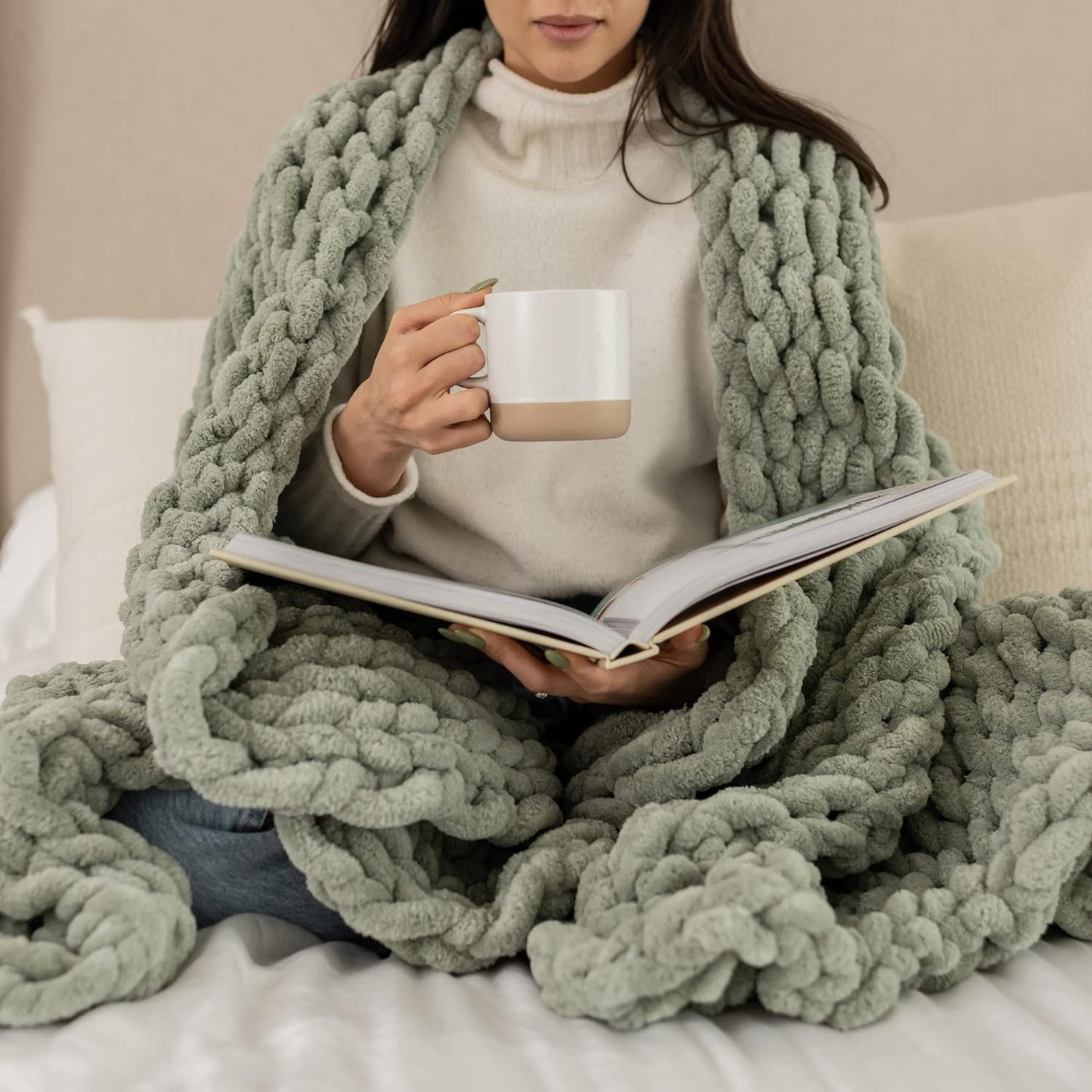 EXOLTA™  - COZY KNIT BLANKET